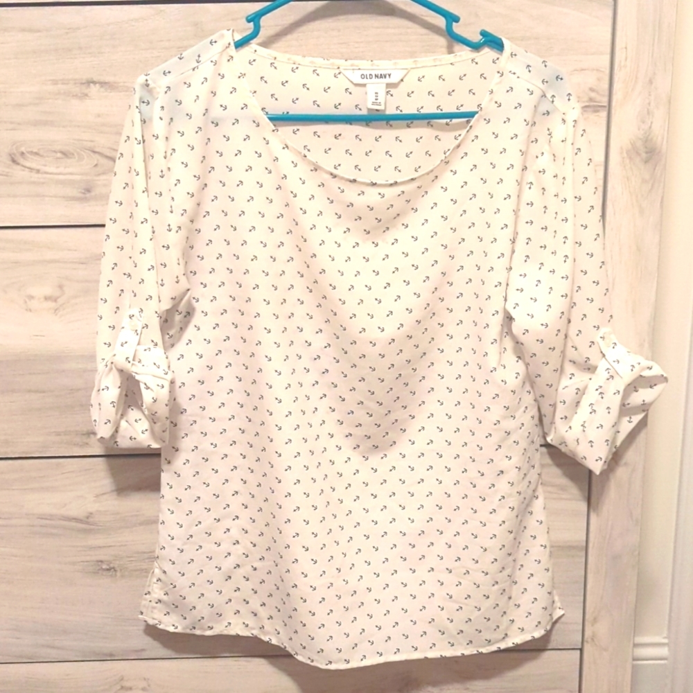 Old Navy white top with navy blue anchors size XS